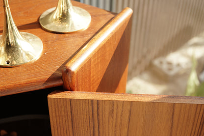 Gunni Omann 柚木 三抽 粉底 轉角櫃