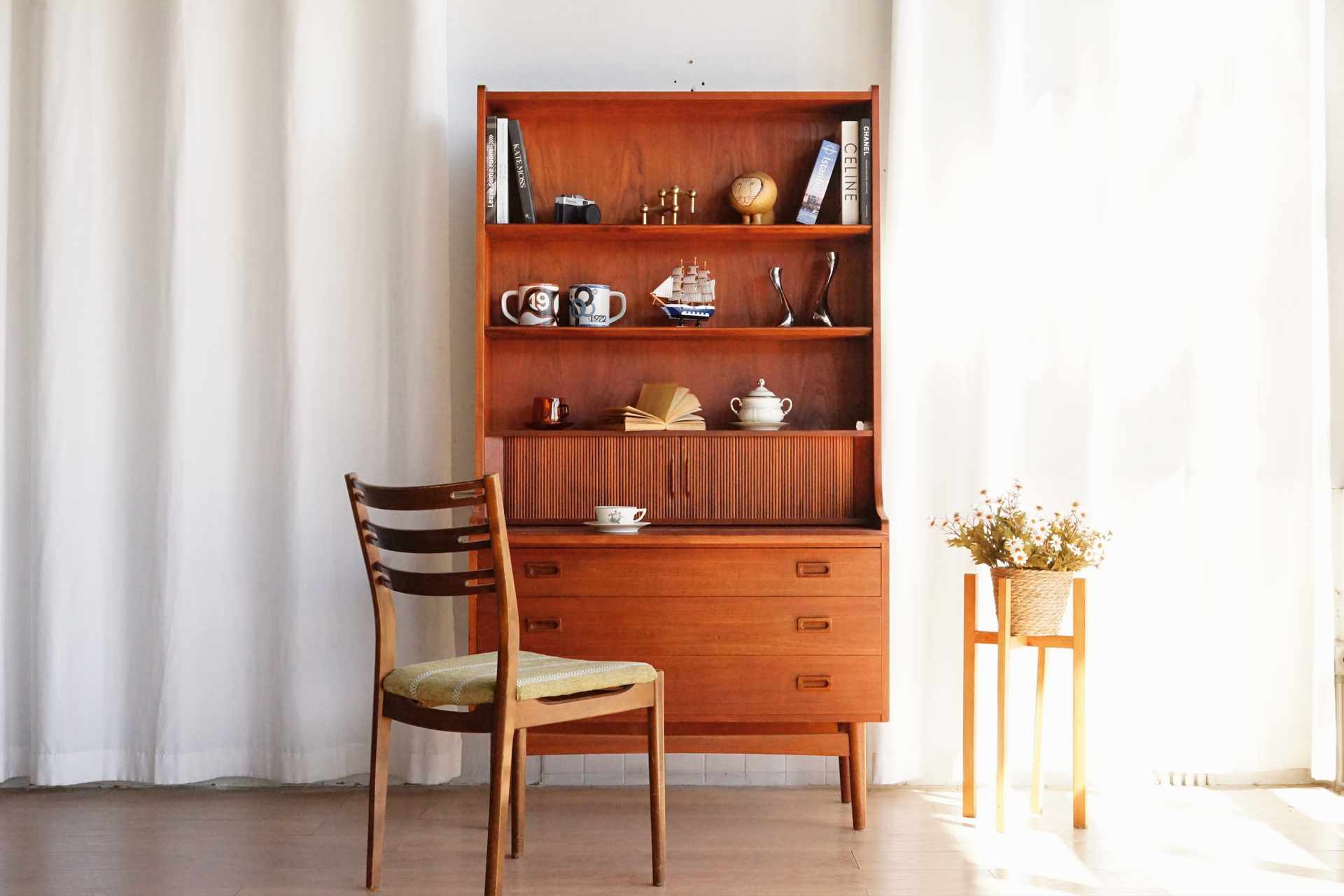 Johannes Sorth 柚木百葉櫃門高書櫃– DnH LOFT Shop