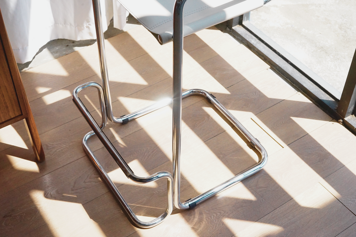 Mart Stam 白色 皮革 吧檯椅